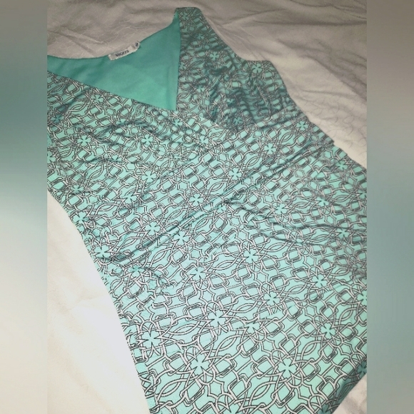 Ricki's Size Medium Rouched V-Neck Sleeveless Shirt - Picture 2 of 3